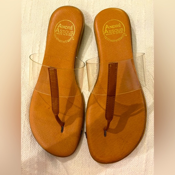 André Assous Nailah T Strap Flat Sandals - Picture 1 of 4